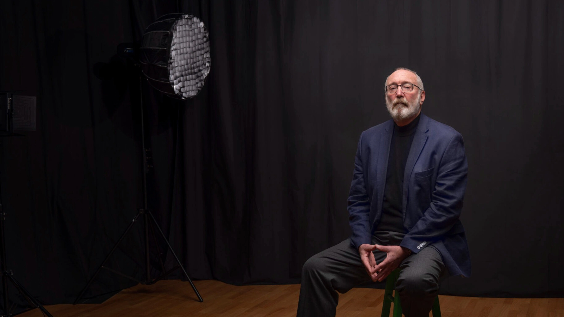 Alexander H. Schwartz Attorney at Law Headshot home hero